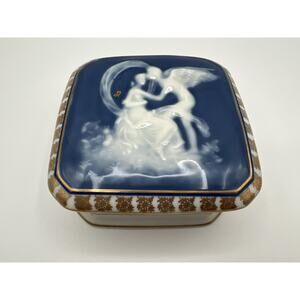 Antique French PATE-SUR-PATE Porcelaine De Paris 4.5” Square Trinket Box France